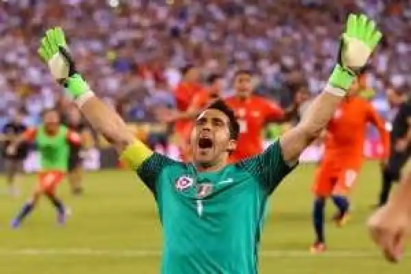 Man City close in on Bravo